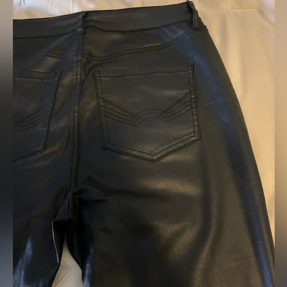 Idyllwind black stretchy flashy flair jeans - Picture 3 of 5